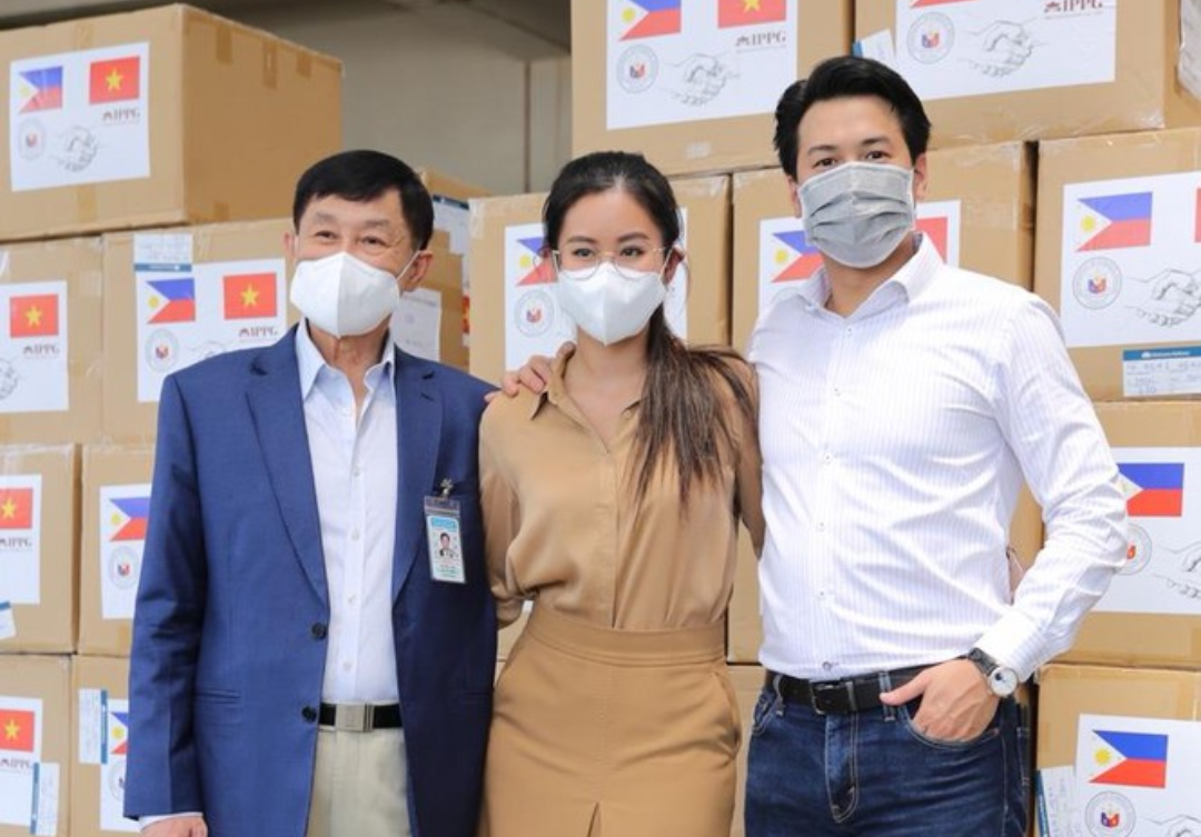 Nhiều điểm du lịch đóng cửa, người dân Hà Nội đổ ra các tuyến phố lớn dịp lễ 30/4 ảnh 21 Nhiều điểm du lịch đóng cửa, người dân Hà Nội đổ ra các tuyến phố lớn dịp lễ 30/4 ảnh 21