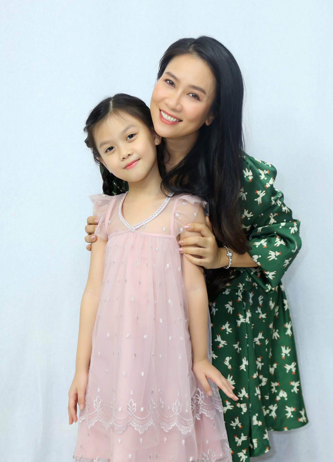 Giọng ca xứ Huế Vân Khánh bị tố chỉ mê phim, không quan tâm con cái ảnh 4