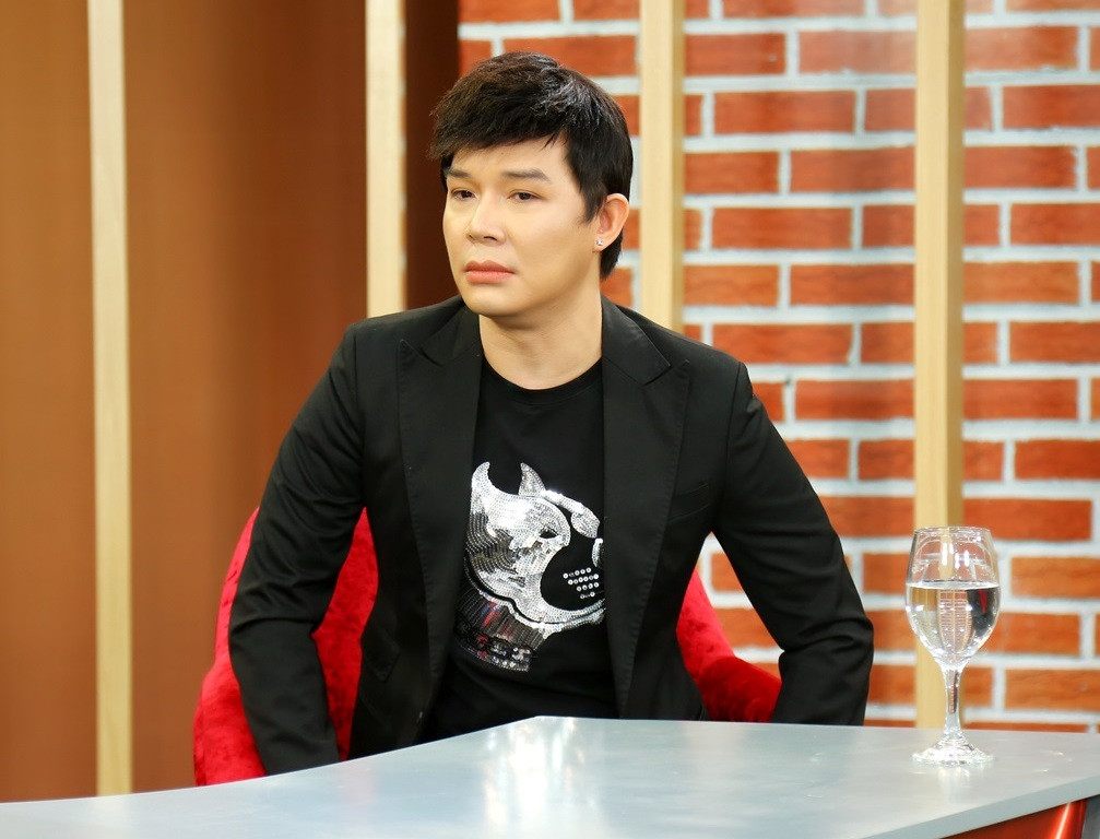 Thiệt hại hơn 5 triệu USD vì đại dịch, Nathan Lee rao bán toà nhà tại Pháp ảnh 2