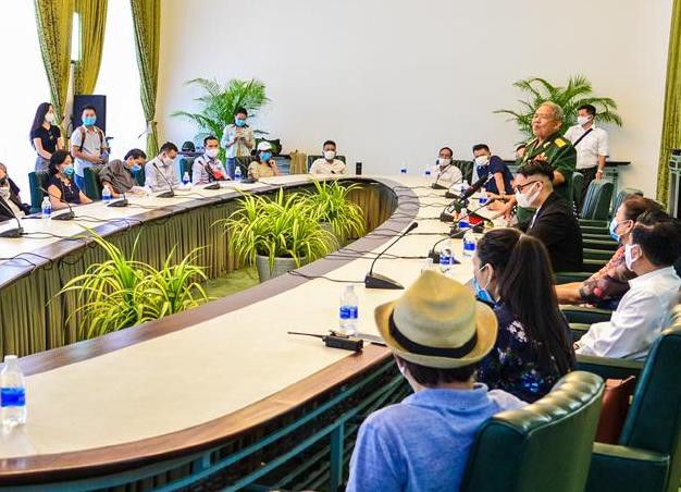 Chuyến đi độc đáo 'Theo dấu ấn Biệt động Sài Gòn' bằng xe cổ ảnh 1