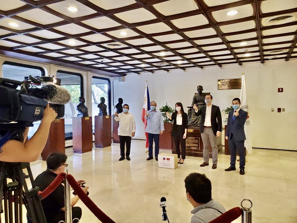 Sau khi khỏi bệnh, Tiên Nguyễn thuê chuyên cơ đi làm thiện nguyện tại Philippines ảnh 3