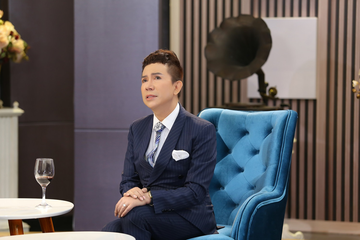 Long Nhật tiết lộ từng nhận cát-xê là túi hiệu có nửa tỷ đồng bên trong ảnh 2