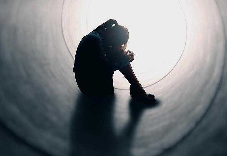 Đạo diễn Lê Hoàng: Rất nhiều người bị trầm cảm nhưng họ không nhận ra điều đó ảnh 1