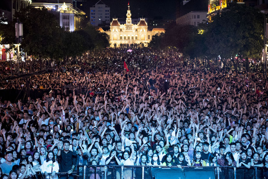 Dàn nghệ sĩ khuấy động Lễ hội Countdown Light trên phố đi bộ Nguyễn Huệ ảnh 1