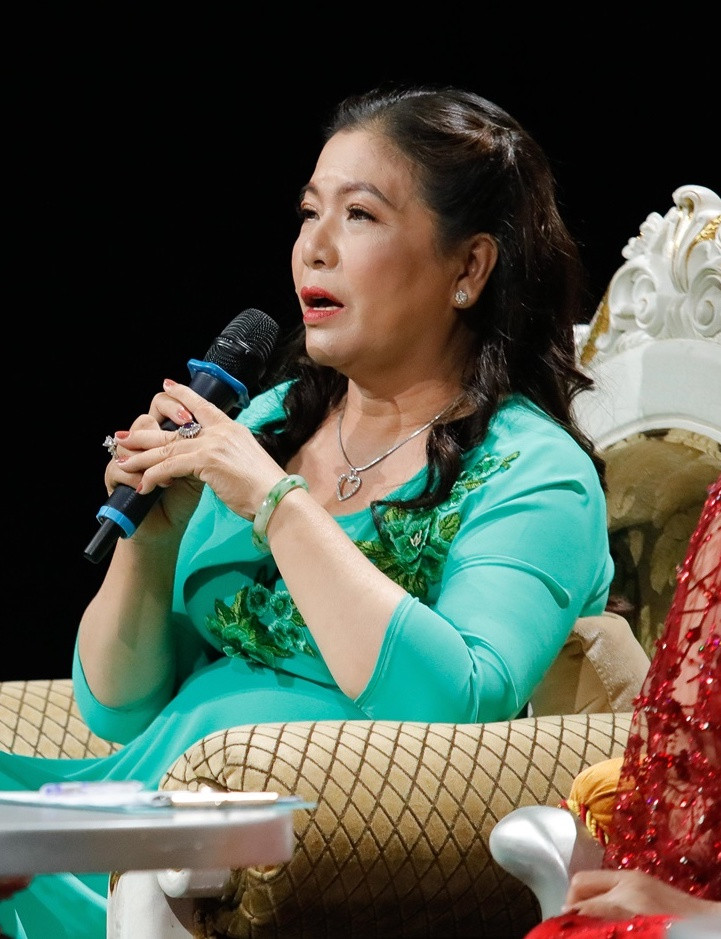 Vợ nhạc sĩ 'Hoa sứ nhà nàng' đi cào nghêu, chạy xe ôm để nuôi chồng viết nhạc ảnh 3