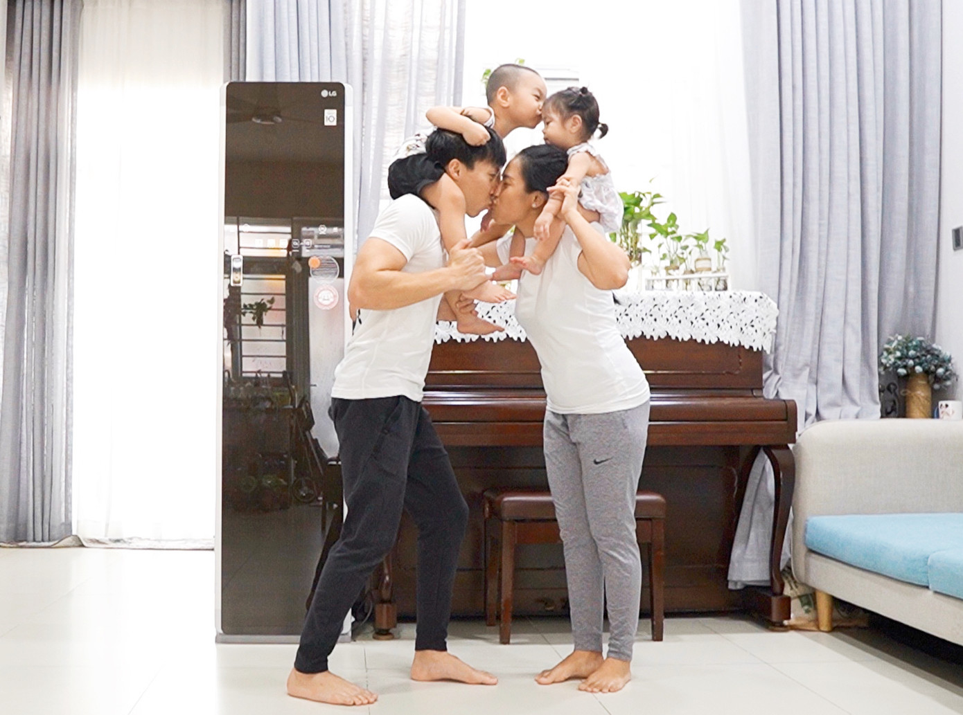 Một ngày cách ly tại nhà của gia đình nghệ sĩ Quốc Nghiệp ra sao? ảnh 6