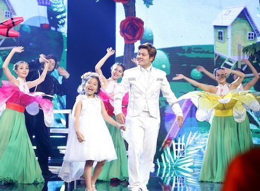 Nguyễn Văn Chung nhận kỷ lục 'Nhạc sĩ trẻ sáng tác nhiều ca khúc thiếu nhi nhất Việt Nam' ảnh 3