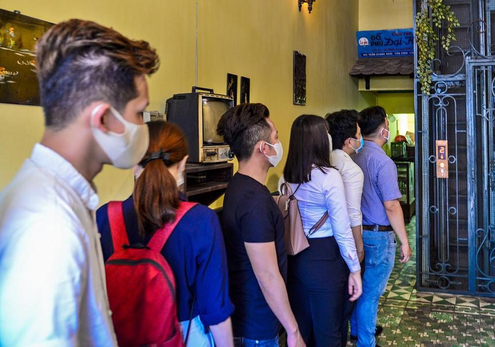 Chuyến đi độc đáo 'Theo dấu ấn Biệt động Sài Gòn' bằng xe cổ ảnh 4