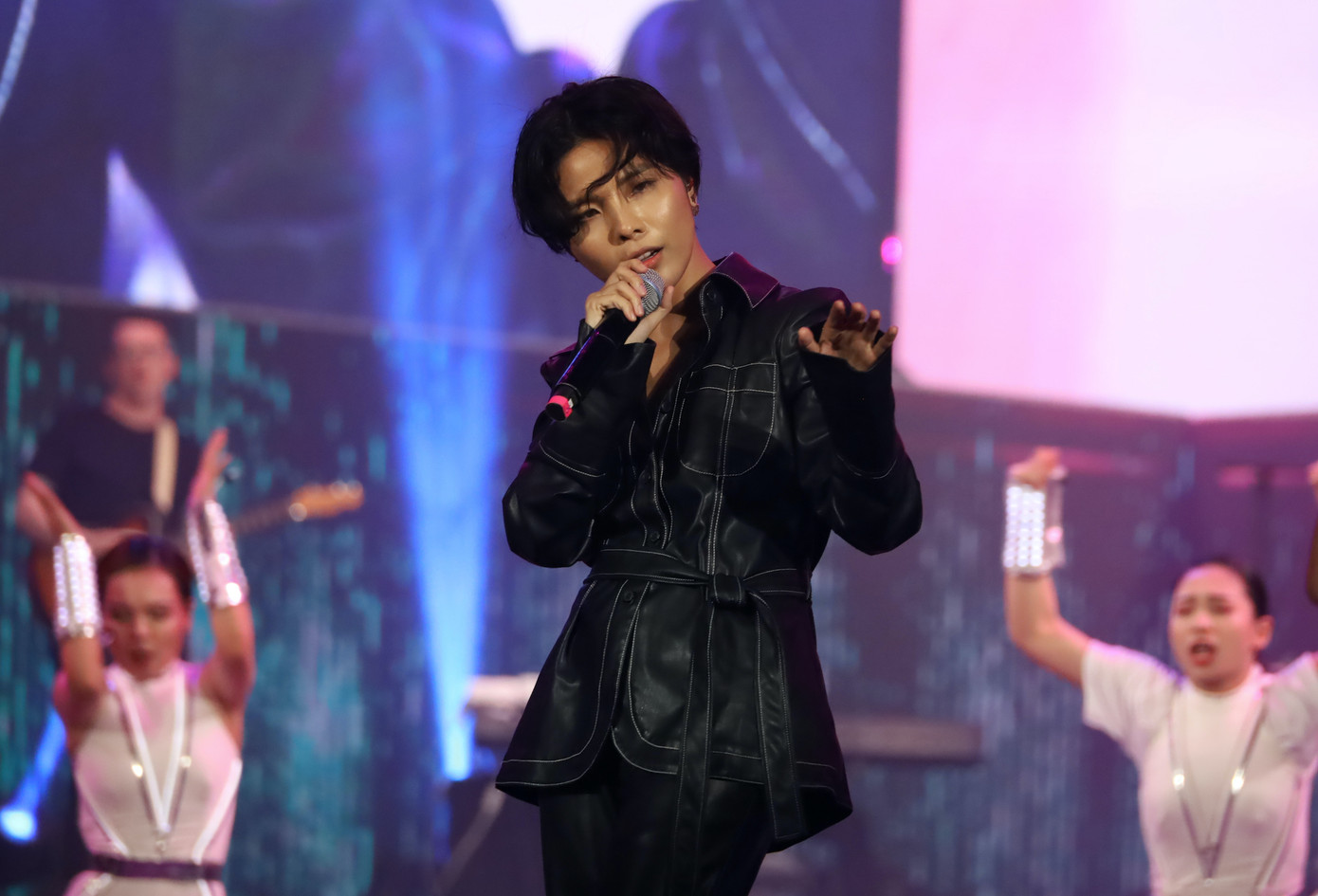 Dàn nghệ sĩ khuấy động Lễ hội Countdown Light trên phố đi bộ Nguyễn Huệ ảnh 7