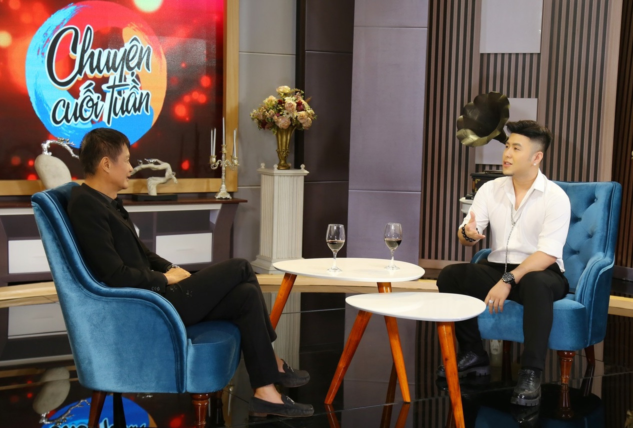 Ca sỹ Akira Phan: 'Hiện nay có nhiều nam ca sỹ đặt túi ngực nhưng không dám nói' ảnh 4