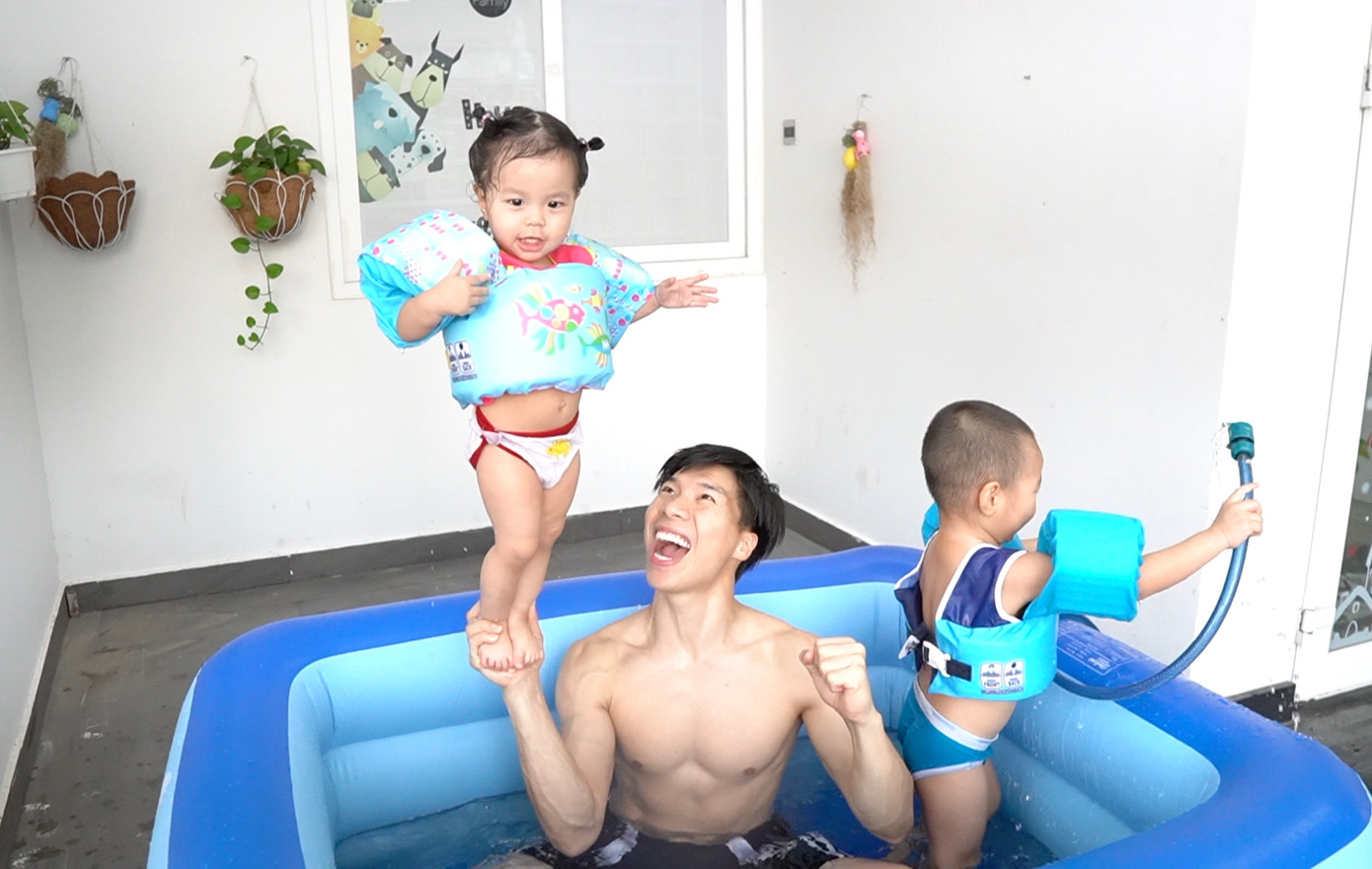 Một ngày cách ly tại nhà của gia đình nghệ sĩ Quốc Nghiệp ra sao? ảnh 5