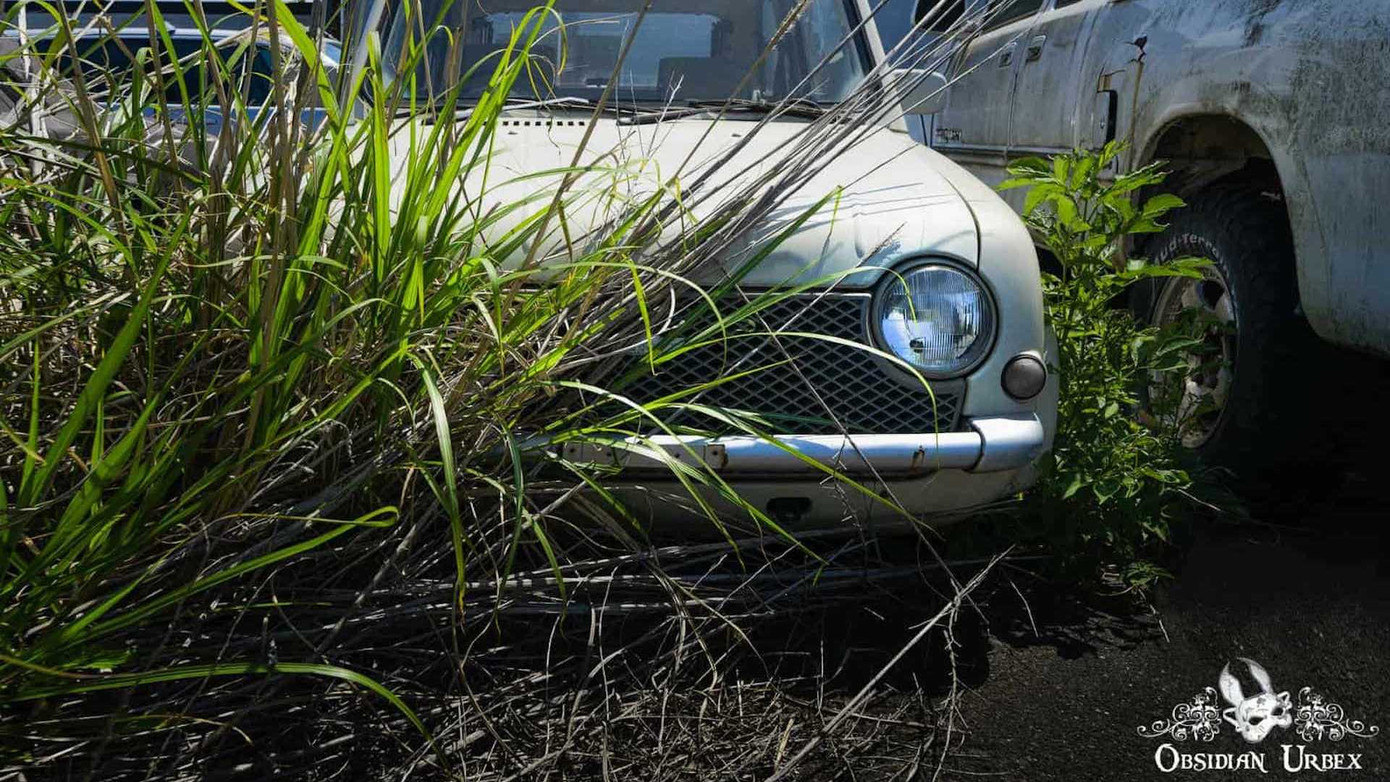 Xe cổ bị bỏ hoang sau vụ nổ hạt nhân ở Nhật Bản ảnh 10