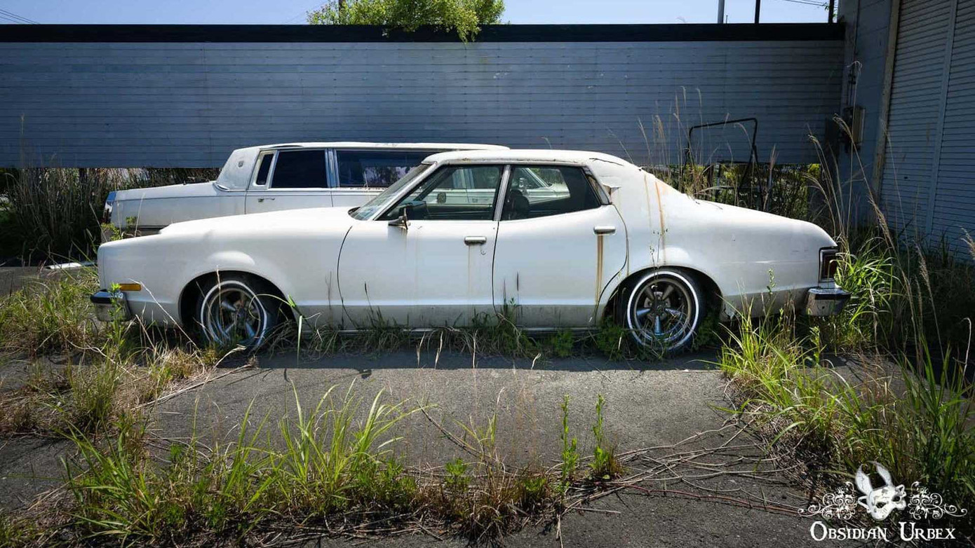 Xe cổ bị bỏ hoang sau vụ nổ hạt nhân ở Nhật Bản ảnh 8