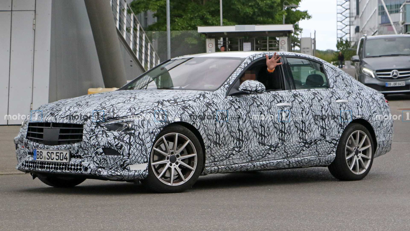 Rò rỉ ảnh chạy thử của Mercedes-Benz C-Class thế hệ mới ảnh 2