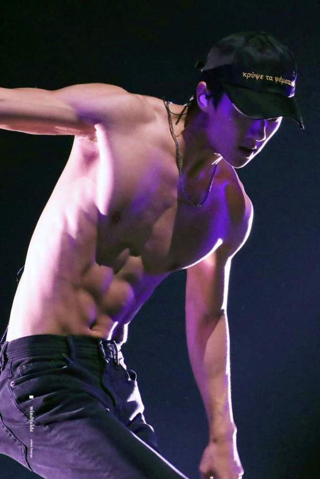 Ngất ngây trước những nam idol chăm chỉ cởi áo khoe cơ bụng 6 múi ảnh 5