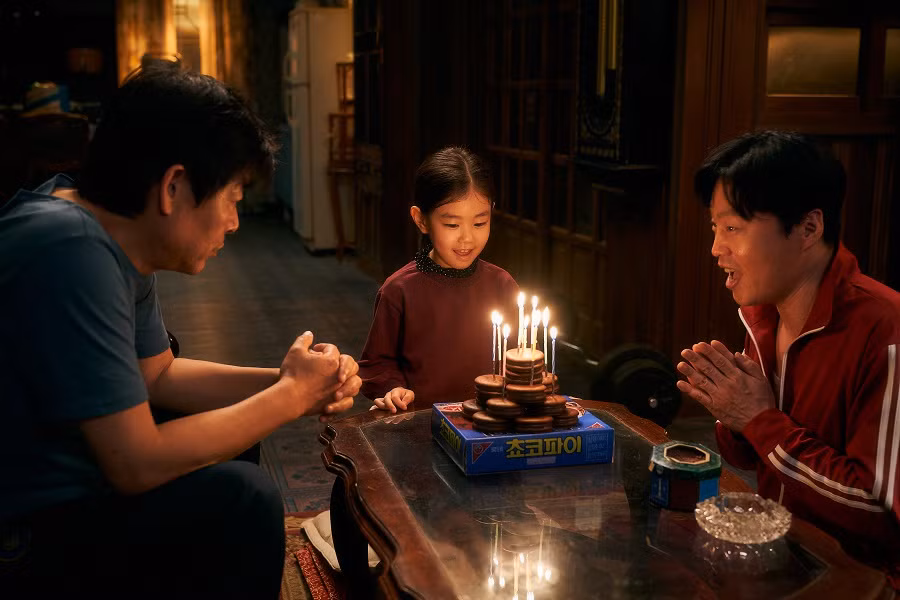 “Cục nợ hoá cục cưng”, bộ phim “chữa lành tâm hồn” tiết lộ về gia đình “kỳ lạ” ảnh 10