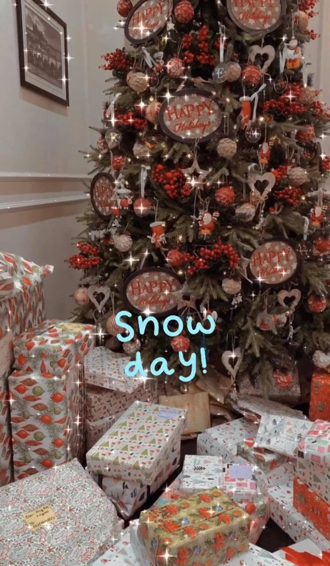 Choáng ngợp nhìn sao Việt trang trí nhà cửa mùa Noel: Sang xịn như khách sạn 5 sao ảnh 6