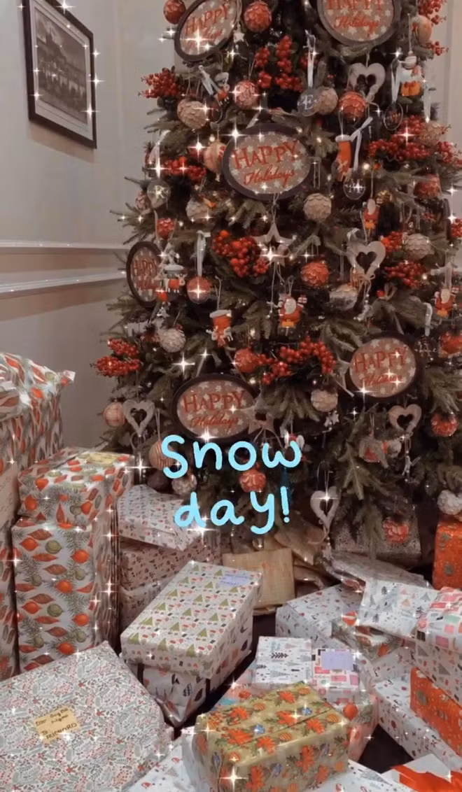 Choáng ngợp nhìn sao Việt trang trí nhà cửa mùa Noel: Sang xịn như khách sạn 5 sao ảnh 6