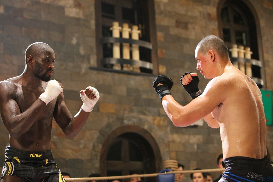 Nhiều năm rồi mới tái xuất nhưng Bình Minh vẫn giữ được thân hình đẹp như tượng tạc ảnh 6