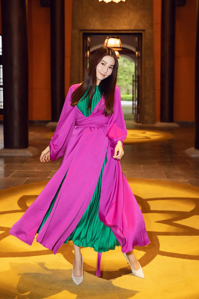 Dàn Hoa hậu, Á hậu xinh đẹp rạng ngời bất chấp trang phục mỏng manh giữa trời lạnh giá ảnh 7