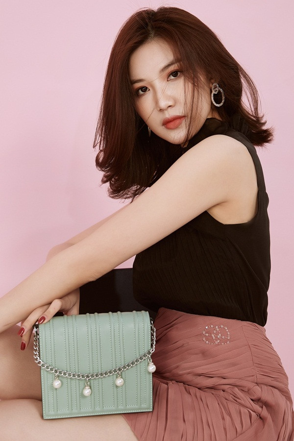 Khó mà nhận ra cô gái xinh đẹp thanh lịch này là “tiểu tam” Lương Thanh ảnh 10