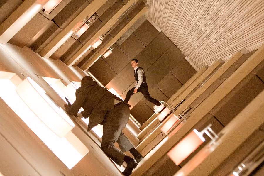 Vì đâu các tác phẩm của Christopher Nolan không bị xem là bom tấn hành động thông thường? ảnh 9