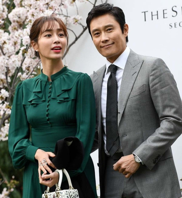 Lee Min Jung nói gì khi chọn cách cắn răng bỏ qua scandal chồng ngoại tình lúc vợ mang bầu ảnh 3