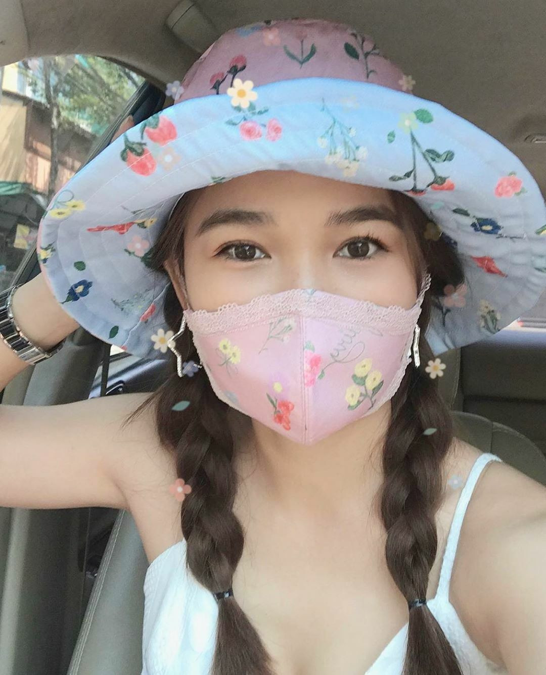 Thật không ngờ có ngày những chiếc khẩu trang cũng trở thành xu hướng thời trang ảnh 5