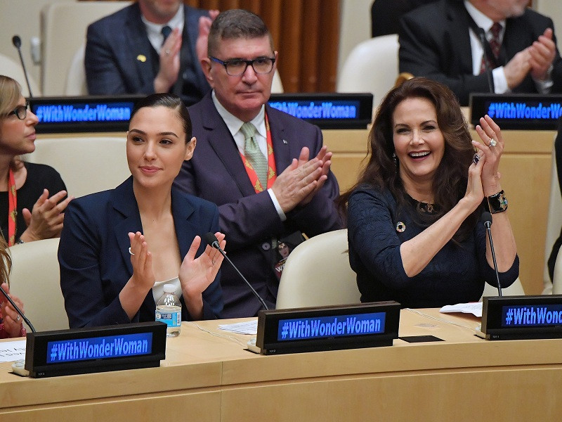 Nữ diễn viên “hot nhất” Hollywood 2020: Hoa hậu đánh đổi nhiều thứ để có cátsê gấp 33 lần ảnh 13