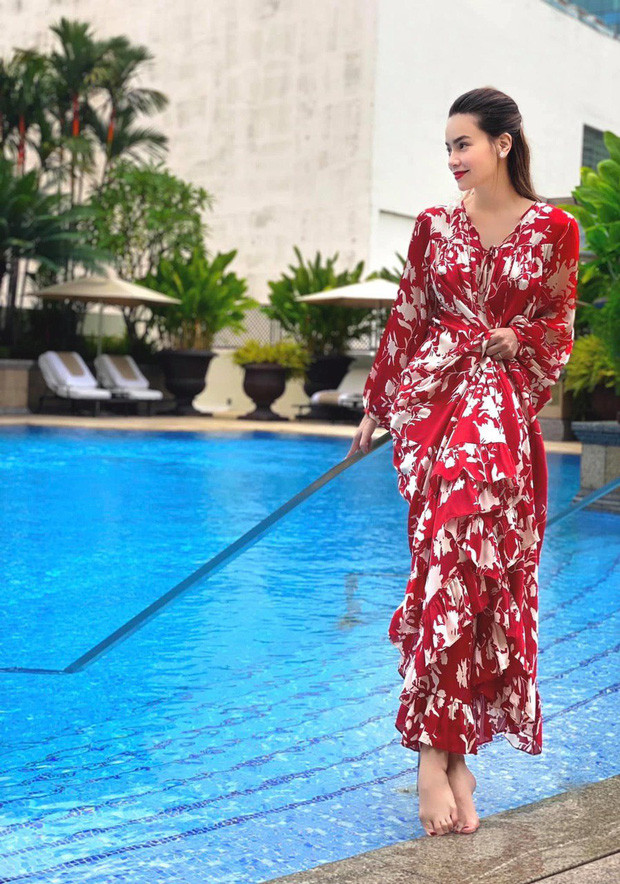 Không thể không trầm trồ trước những bộ váy bầu siêu thời trang của Hồ Ngọc Hà ảnh 6