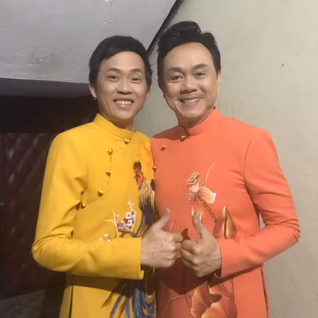 Ở Việt Nam, nghệ sĩ Hoài Linh vẫn đau đáu dõi theo tang lễ của Chí Tài bên đất Mỹ ảnh 6