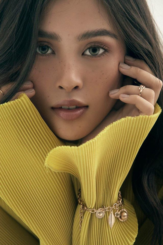 Hoa hậu Tiểu Vy ghi điểm bằng hành động ý nghĩa với quê hương giữa mùa dịch COVID-19 ảnh 9