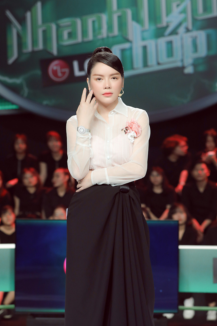 Lý Nhã Kỳ lại gây sốc với màn khoe tài sản táo bạo “Đi ăn trả sổ đỏ thay tiền” ảnh 10