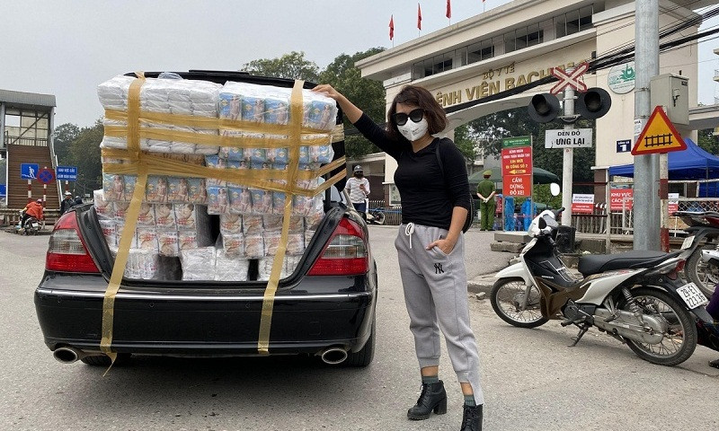 Thái Thùy Linh tiếp tục làm thiện nguyện: Kêu gọi góp khẩu trang cho y bác sĩ Đà Nẵng ảnh 9