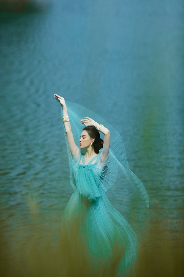 Không thể ngờ dù bụng bầu đã lớn, Hồ Ngọc Hà vẫn mạo hiểm làm điều này cho album mới ảnh 9