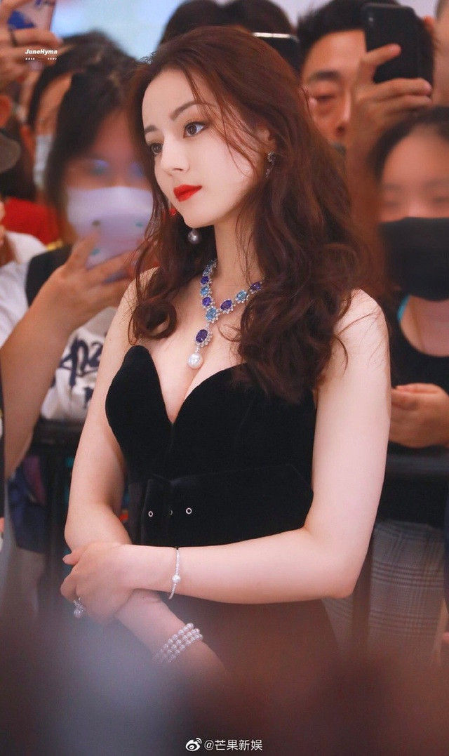 “Cú sốc” làng giải trí: Mỹ nhân kiếm được chục tỷ đồng chỉ trong một giờ xuất hiện sự kiện ảnh 6