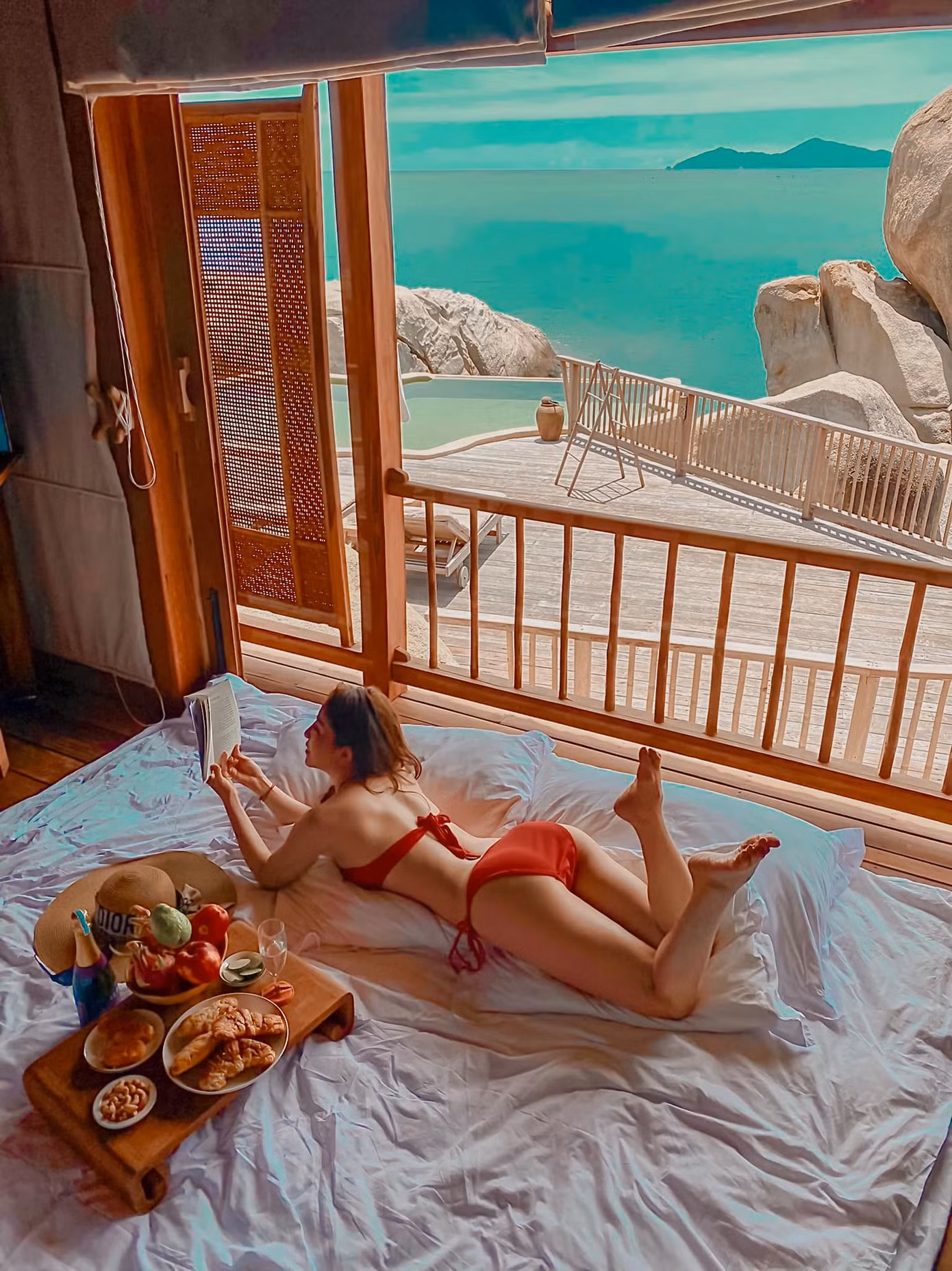Ngay sau bộ ảnh tình tứ bên Việt Anh, Quỳnh Nga lại “thả thính” hình bikini gợi cảm ảnh 8