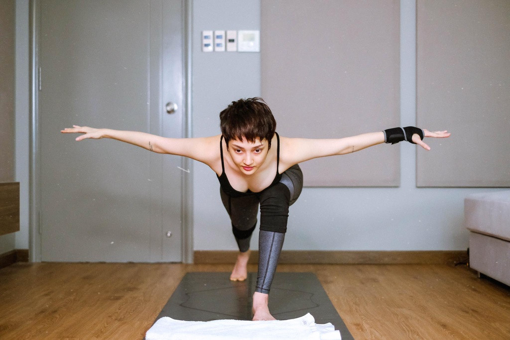Vì cách ly xã hội tránh COVID-19 mới thấy sao Việt mê tập yoga đến mức nào ảnh 7