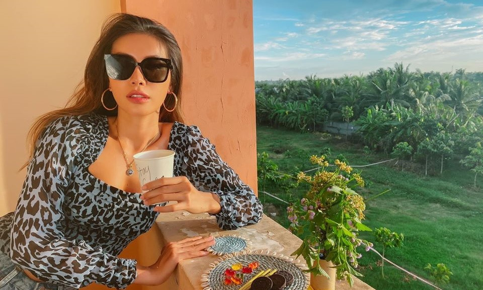 Góc “lầy lội“: Minh Tú react MV “Ice Cream” theo phong cách... thầy phong thủy ảnh 9