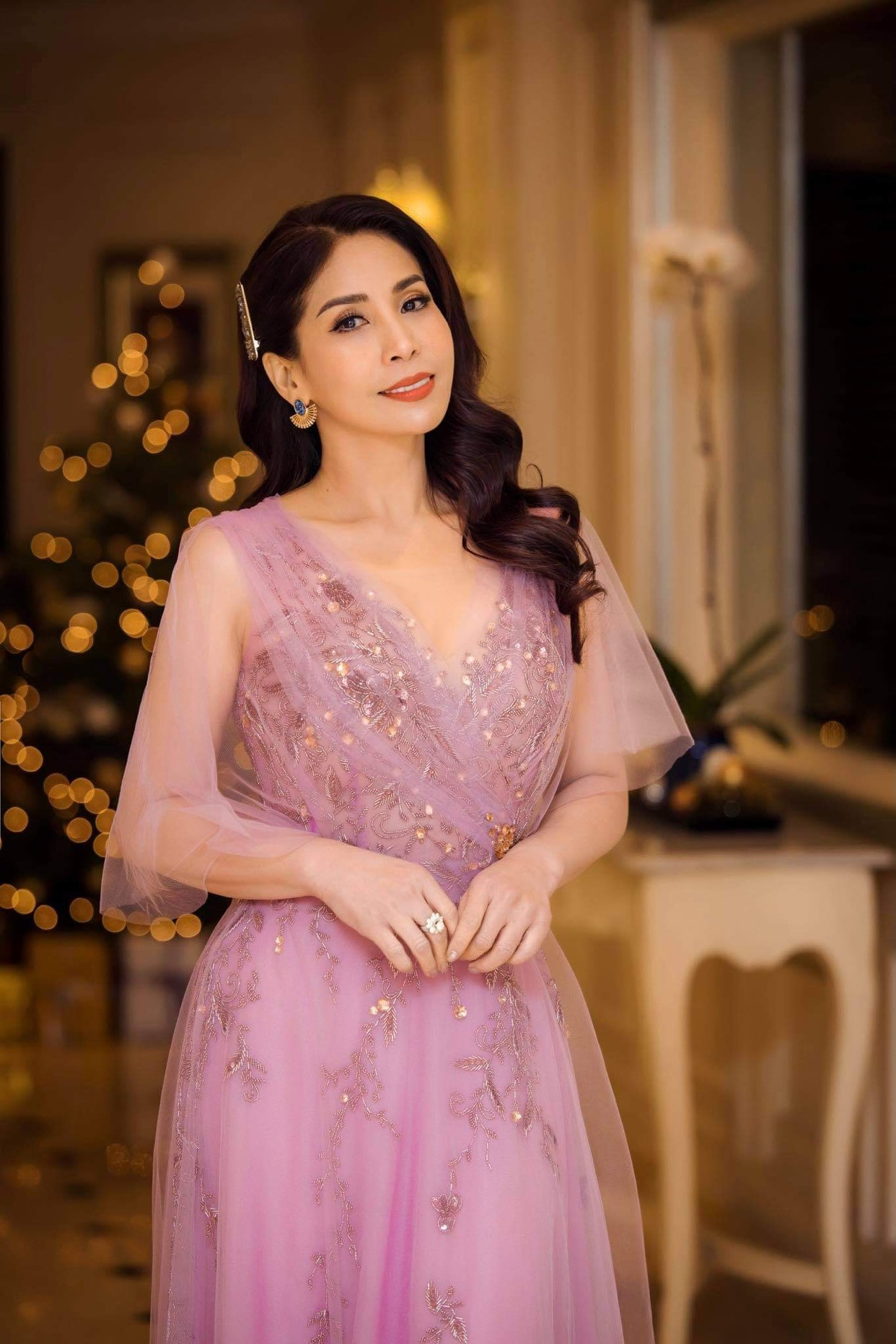 Sau hơn 10 năm xa cách, Lý Hương và con gái đã được nắm tay nhau trên sàn catwalk ảnh 13