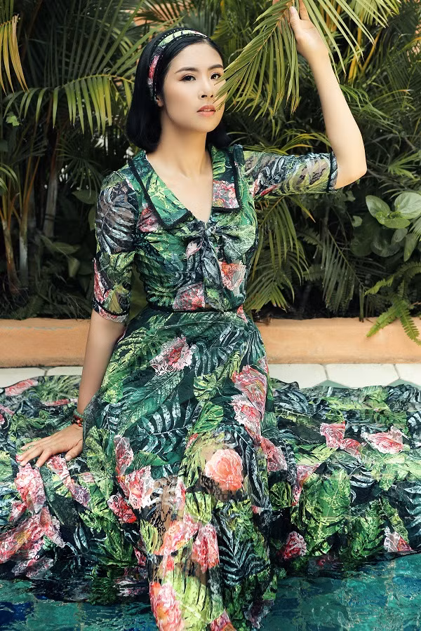 Hiếm hoi lắm mới thấy Ngọc Hân hóa quý cô cổ điển khoe đường cong mềm mại ảnh 13
