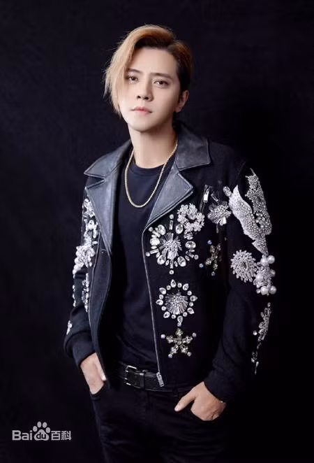 Sau bê bối đời tư, La Chí Tường buộc phải tính đến chuyện từ bỏ showbiz ảnh 2
