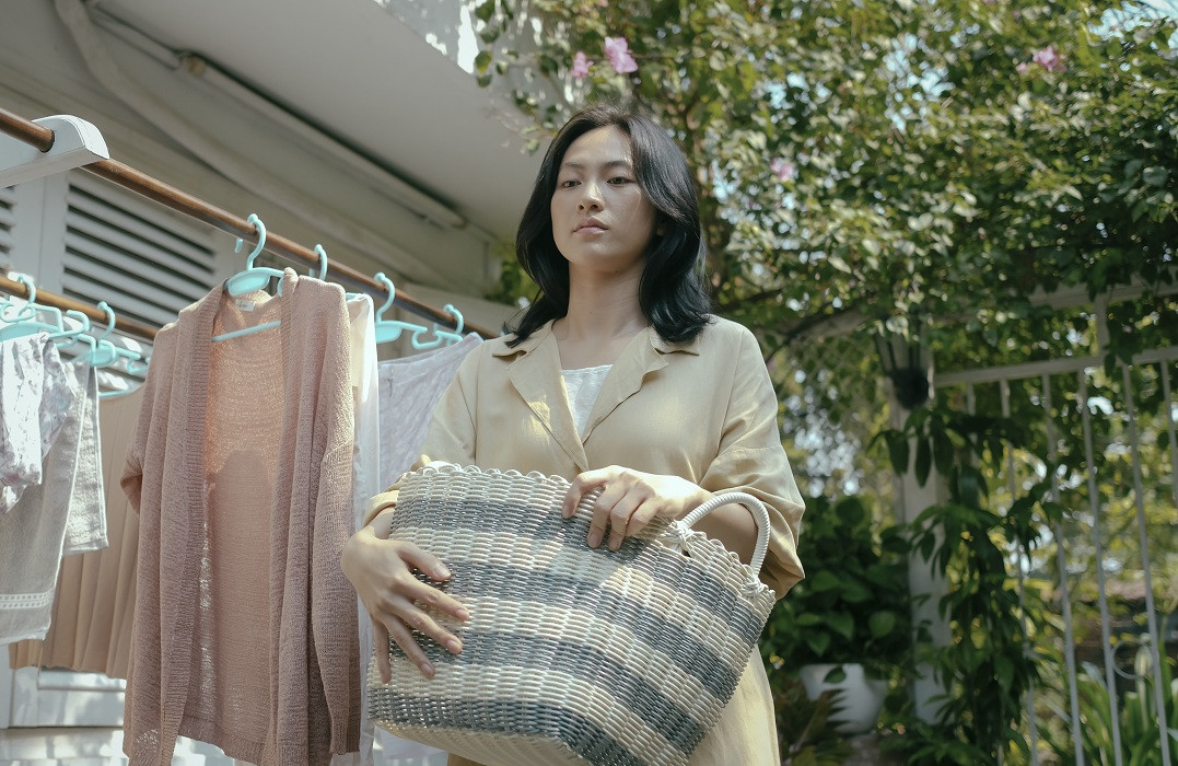 Phương Anh Đào sợ bị… lé mắt khi hóa thân thành cô gái mù trong phim mới ảnh 1