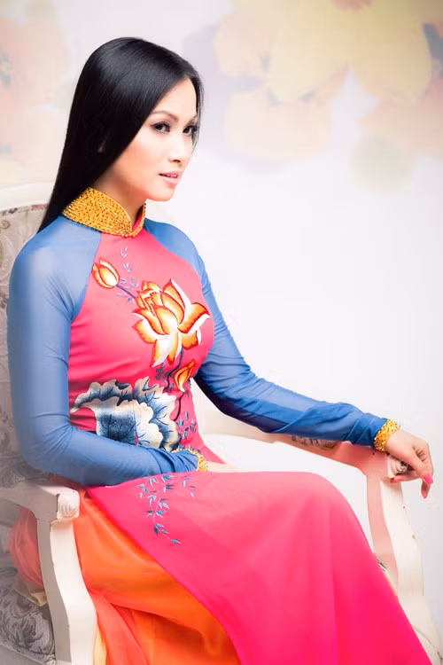 Sở hữu tài sản hơn 1 tỷ đôla, nghệ sĩ giàu nhất Việt Nam có gu thời trang thế nào? ảnh 11