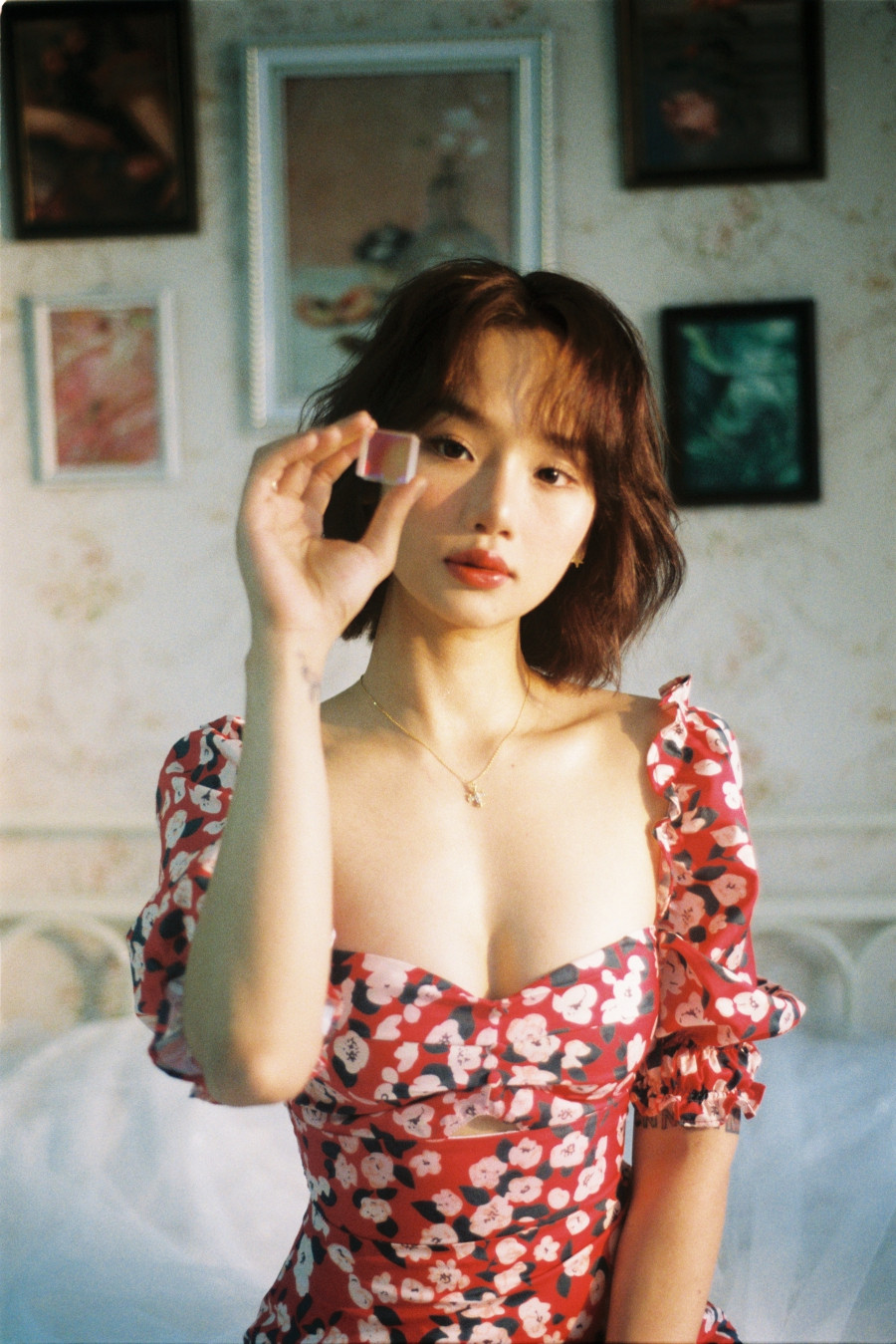 Tạm biệt hình ảnh tomboy, Miu Lê hóa nàng thơ mơ màng khiến bao người ngẩn ngơ ảnh 8