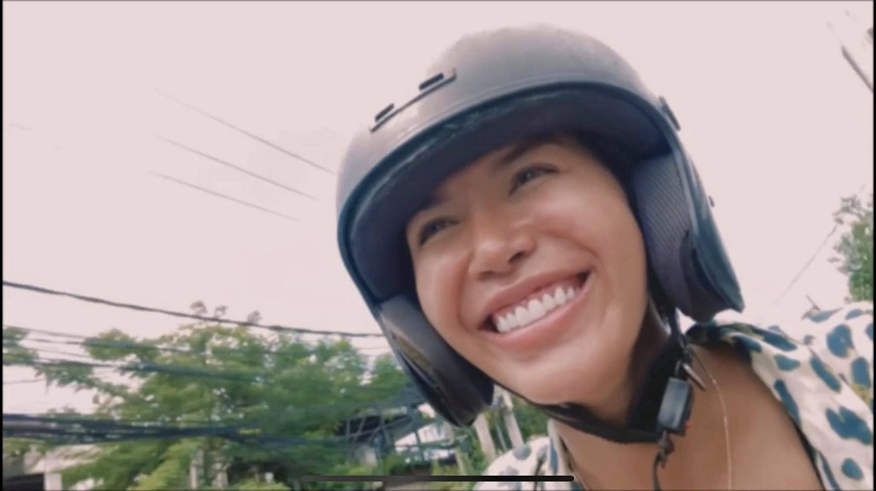 Hơn một tháng mắc kẹt tại Bali, Minh Tú “ban ngày cố vui vẻ, tối khóc một mình” ảnh 3