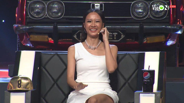 Cuối cùng thì Suboi đã chịu mặc đồ ôm sát khoe vẻ gợi cảm trong “Rap Việt” ảnh 8