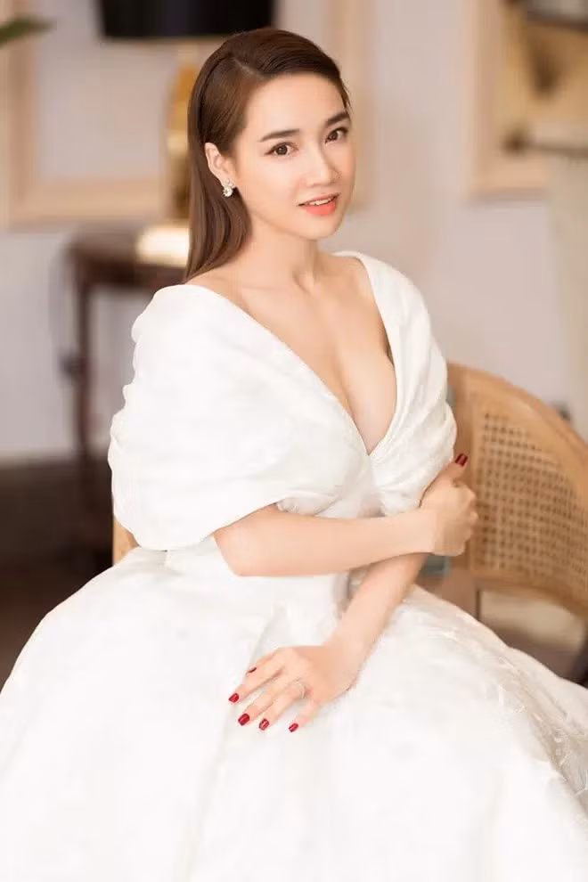 Tài giỏi như Nhã Phương, vóc dáng siêu gầy nhưng vòng 1 vẫn căng tràn nóng bỏng ảnh 9