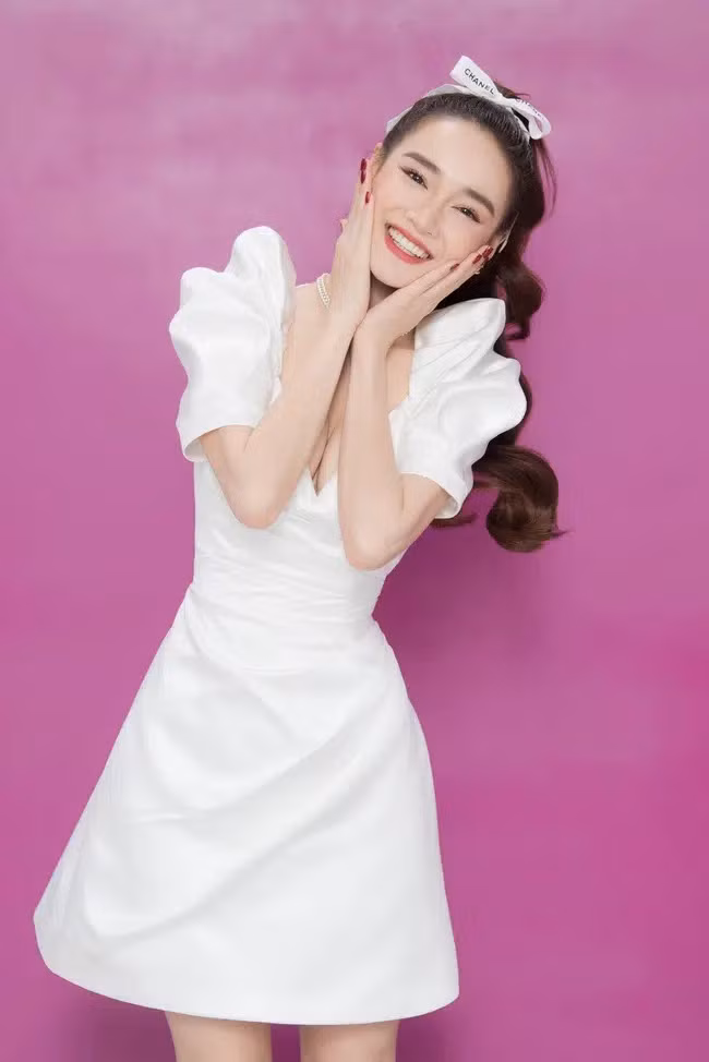 Tài giỏi như Nhã Phương, vóc dáng siêu gầy nhưng vòng 1 vẫn căng tràn nóng bỏng ảnh 8