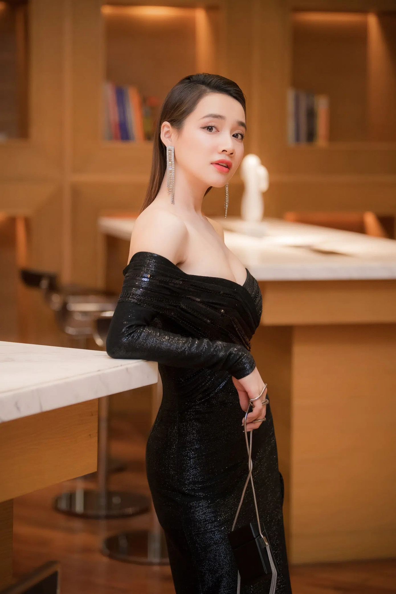 Tài giỏi như Nhã Phương, vóc dáng siêu gầy nhưng vòng 1 vẫn căng tràn nóng bỏng ảnh 10